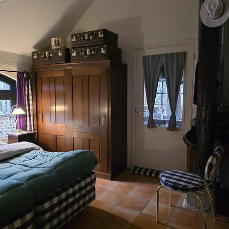 Op Bij Nicole Habitación en casa particular *