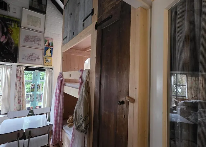 Op Bij Nicole Проживание в семье *