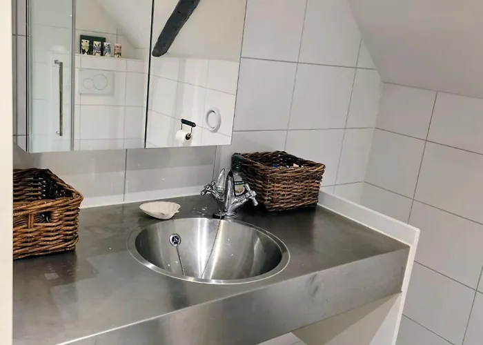 Op Bij Nicole בית אירוח *